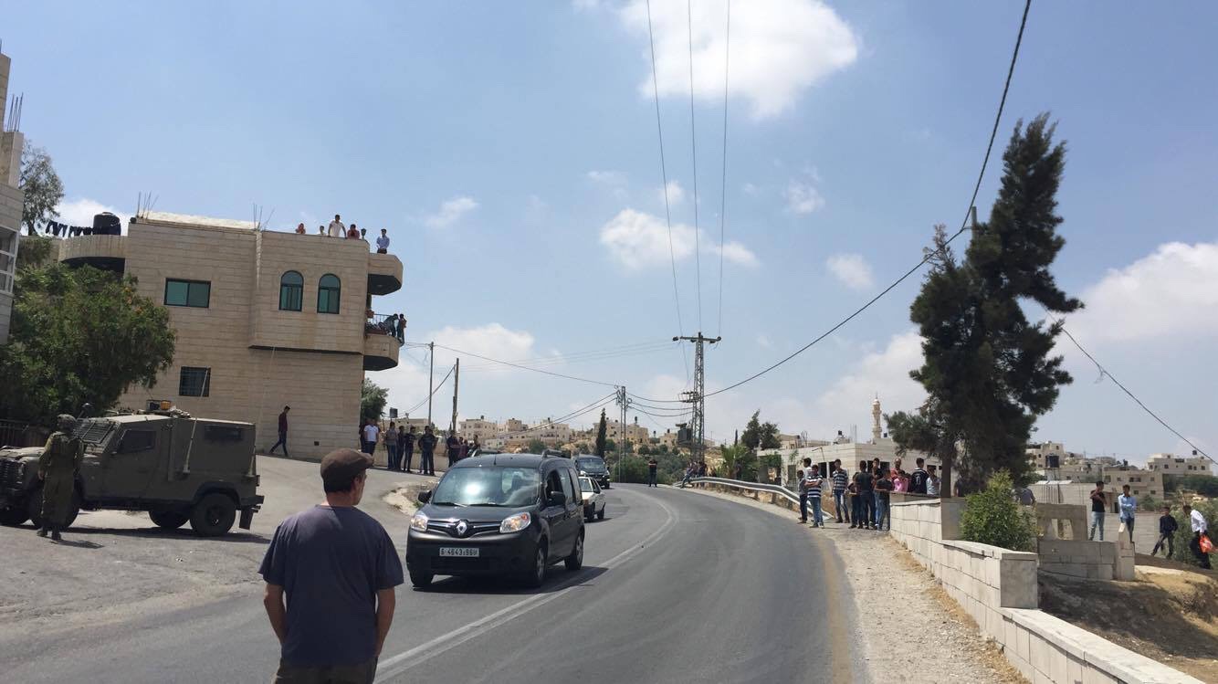 צילום: אריה רוזנברג הטרור בארצנו: נזק לאוטובוס בפיגוע אבנים בגוש עציון