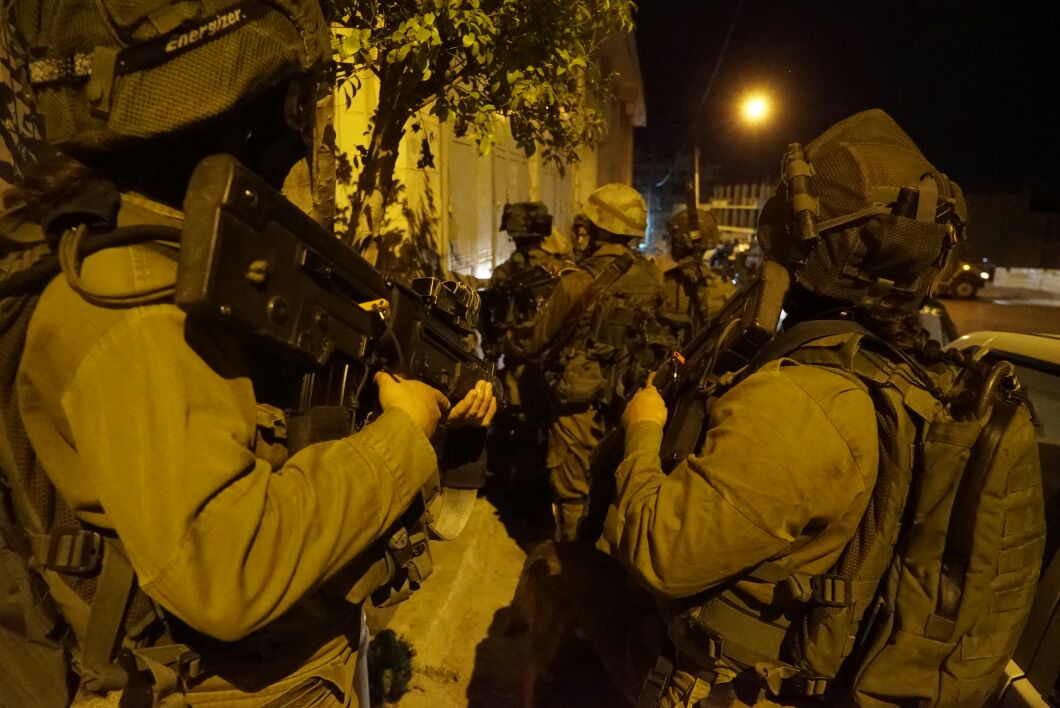 צילום: דובר צה״ל פרסום ראשון: כוחותינו עצרו מחבלים שהשליכו בקבוקי תבערה ומטענים לכיוון קבר רחל