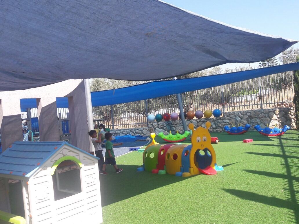 צילום: עיריית מעלות מהפך בגני הילדים במעלות: דשא סינטטי, הצללות, ושדרוגים נוספים