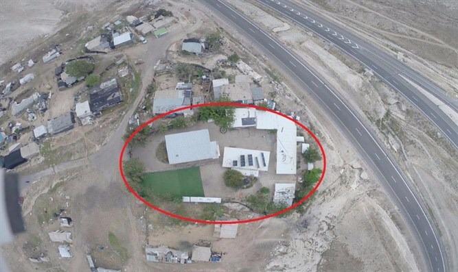 צילום: פורום עוטף ירושלים ברגבים זועמים על אי פינוי חאן אל אחמר: ״נתניהו – כניעה מבישה לרשות״