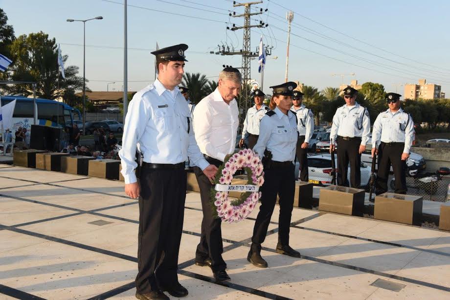 צילום: עיריית קריית אתא קרית אתא ציינה את זכרם של נופלי ארגון הלח"י בטקס מרגש במעמד שר התחבורה