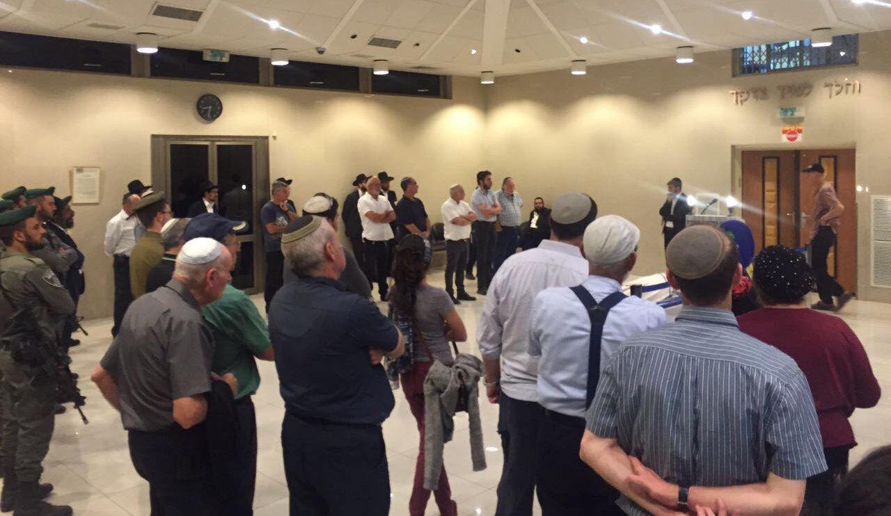 חיילים, לוחמי מג"ב, מאבטחים ואזרחים הגיעו לחלוק כבוד אחרון לניצול השואה שהלך לעולמו