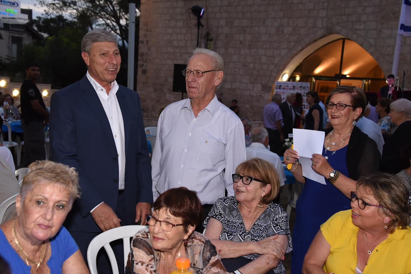 צילום: עיריית קריית אתא טקס לציון 50 שנה לבני ברית בקריית אתא: ארגון הגמלאים המתנדבים למען הקהילה