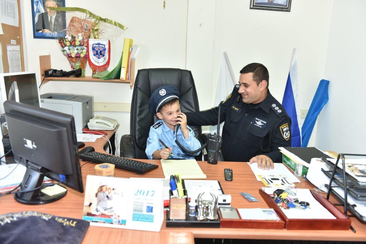 אלירן חלם להיות שוטר ליום אחד – שיטור עירוני קריית אתא הגשימו לו את המשאלה