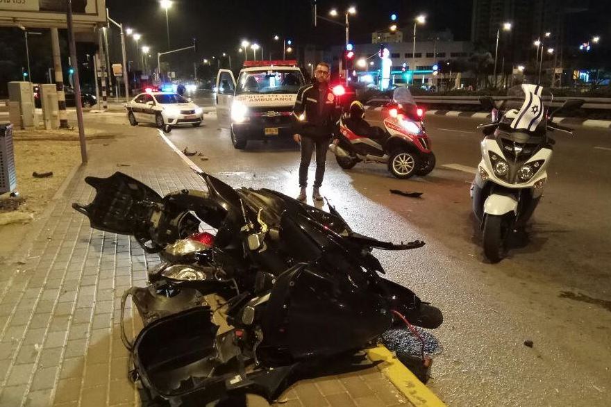 צילום: תיעוד מבצעי מד רוכב אופנוע נפצע באורח בינוני בתאונת דרכים סמוך לכפר חב