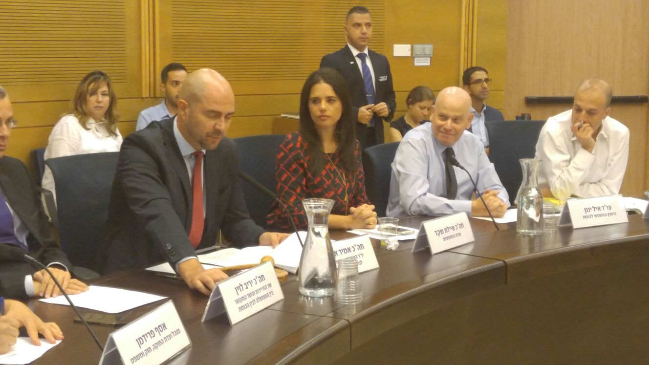 צילום: דוברות השרה שקד בדיון על "חוק הלאום": "בחוקות בעולם המבוא מגדיר ערכי המדינה". ח״כים הורחקו מהדיון הסוער