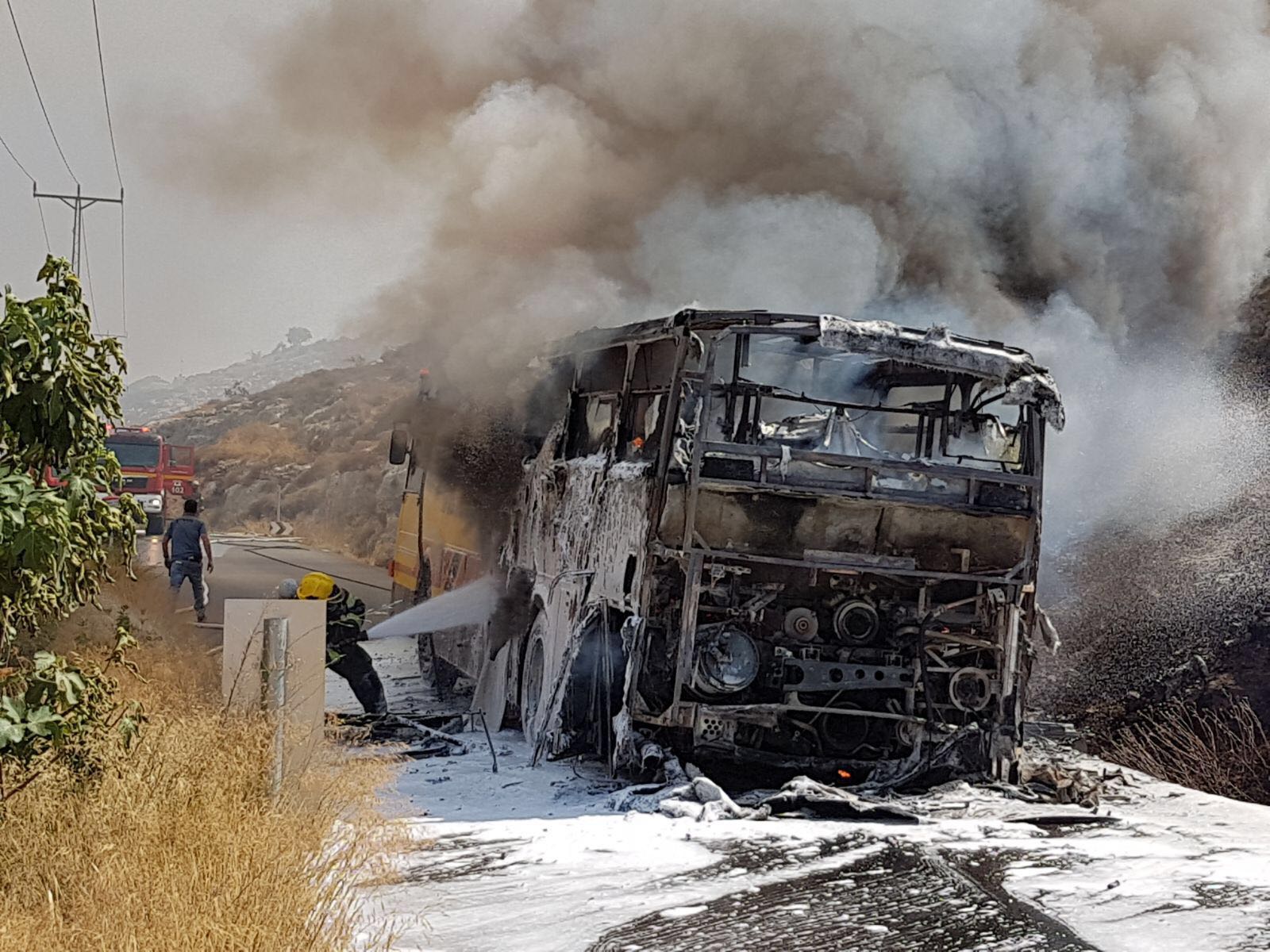 צילום: דוברות חבר הכנסת יוגב אוטובוס ממוגן של החברה לפיתוח עלה באש – ח"כ מוטי יוגב: "סכומי הכסף שהובטחו לצורך מיגון, חידוש ושיפוץ מעוכבים"