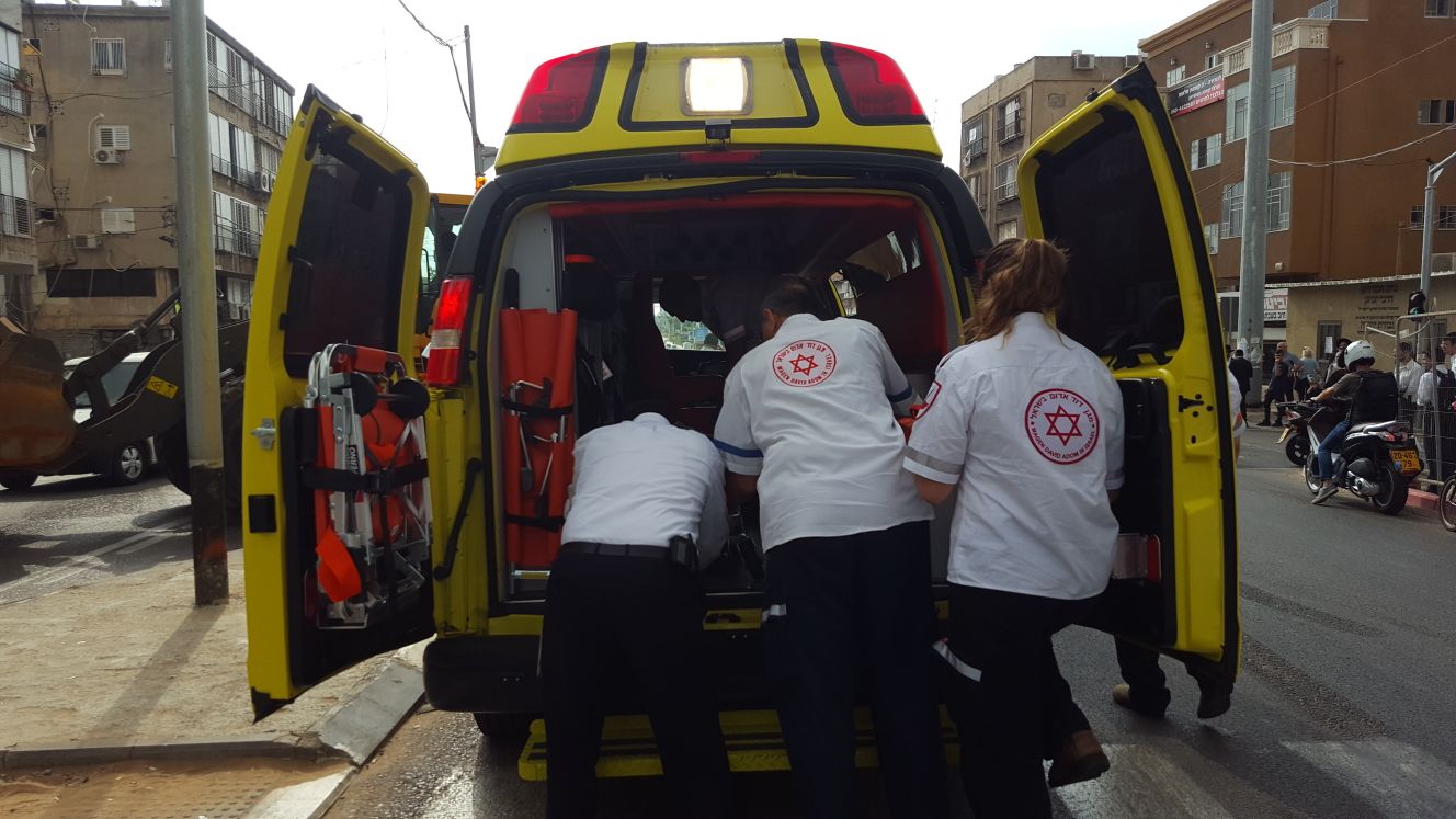 צילום: דוברות מד''א פעוט נהרג מפגיעת רכב הסעות בירושלים
