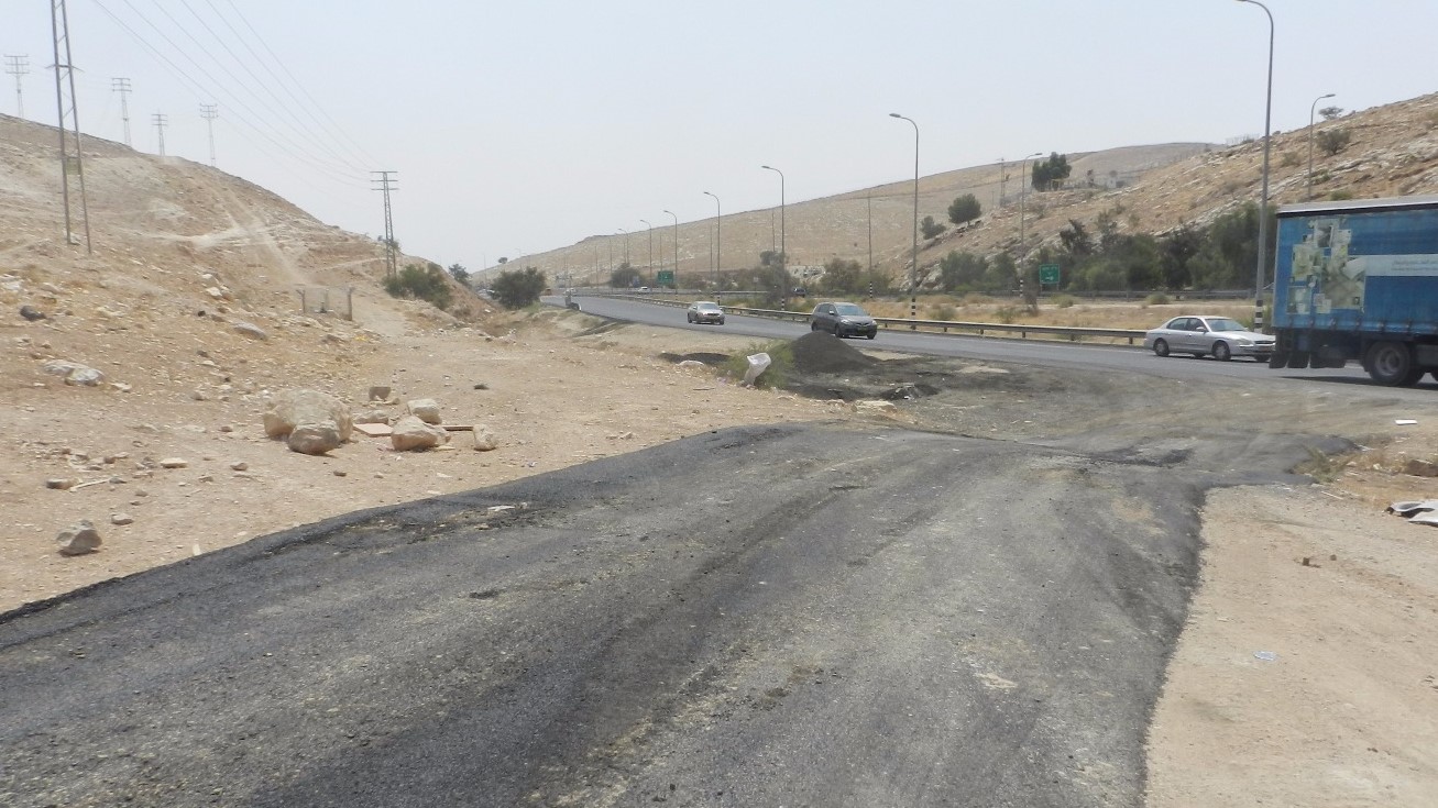 צילום: פורום עוטף ירושלים בעקבות הפרסום ב-0404: קבלן שסלל דרך למאחז ערבי בלתי חוקי זומן לתחקיר ב"נתיבי ישראל"