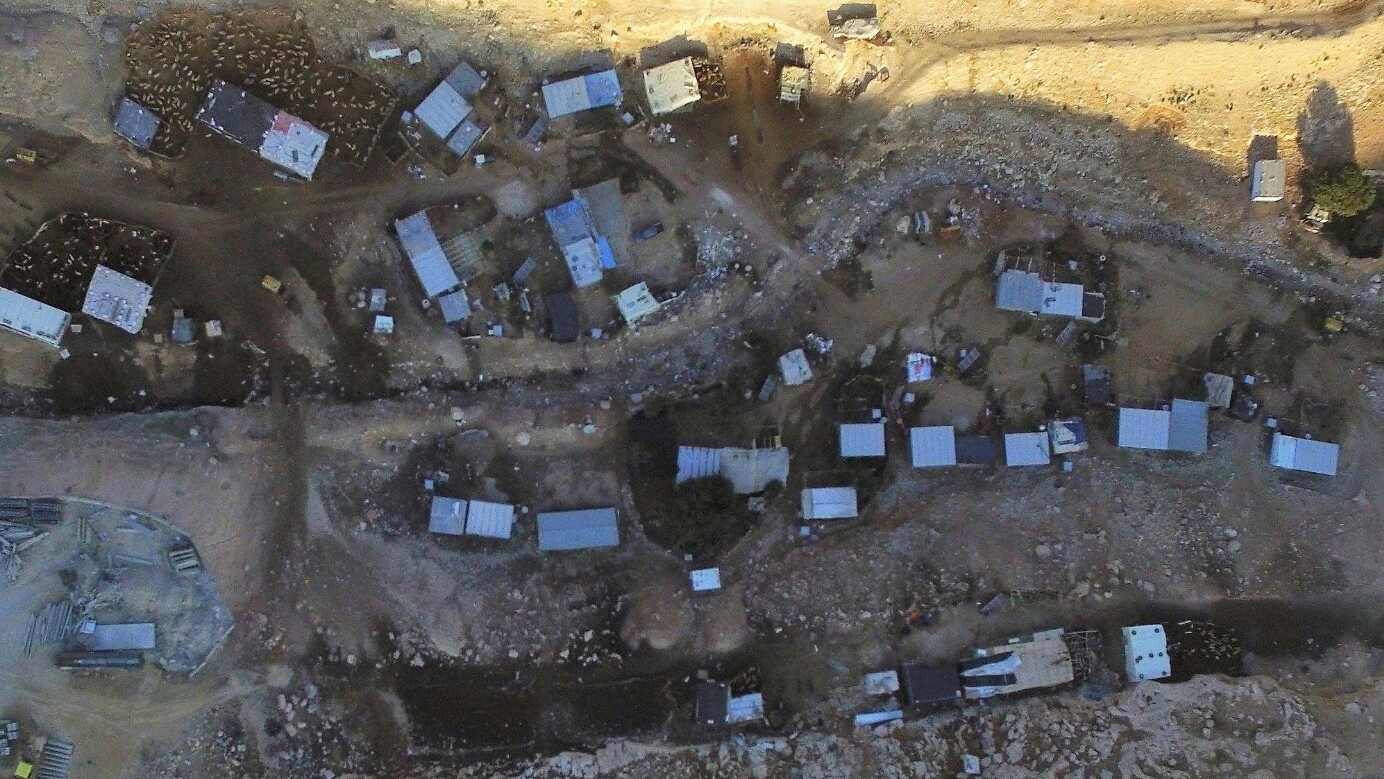 צילום: פורום עוטף ירושלים נותנים שמות למאחזים ערבים בלתי חוקיים. פורום עוטף ירושלים: "אולי עכשיו ליברמן יכיר אותם ויטפל בהעברתם ליישובי הקבע"