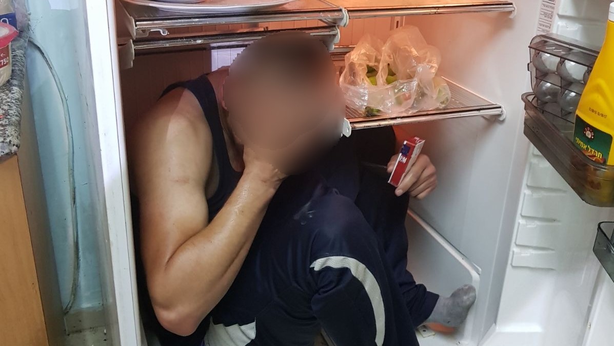 צילום: דוברות המשטרה הסתתרו במקרר ובארון הבגדים – 9 שב״חים אותרו בפעילות כוחותינו בכרמיאל