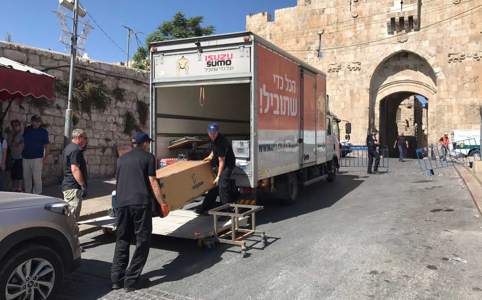 צילום: שלמה מור, 0404 תקשורת השמאל חגגה פעמיים: את התקפלות הקבינט ואת הורדת המגנומטרים