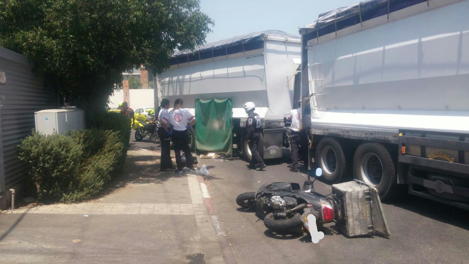 צילום: איחוד הצלה רוכב קטנוע נהרג בתאונה עם משאית במפרץ חיפה