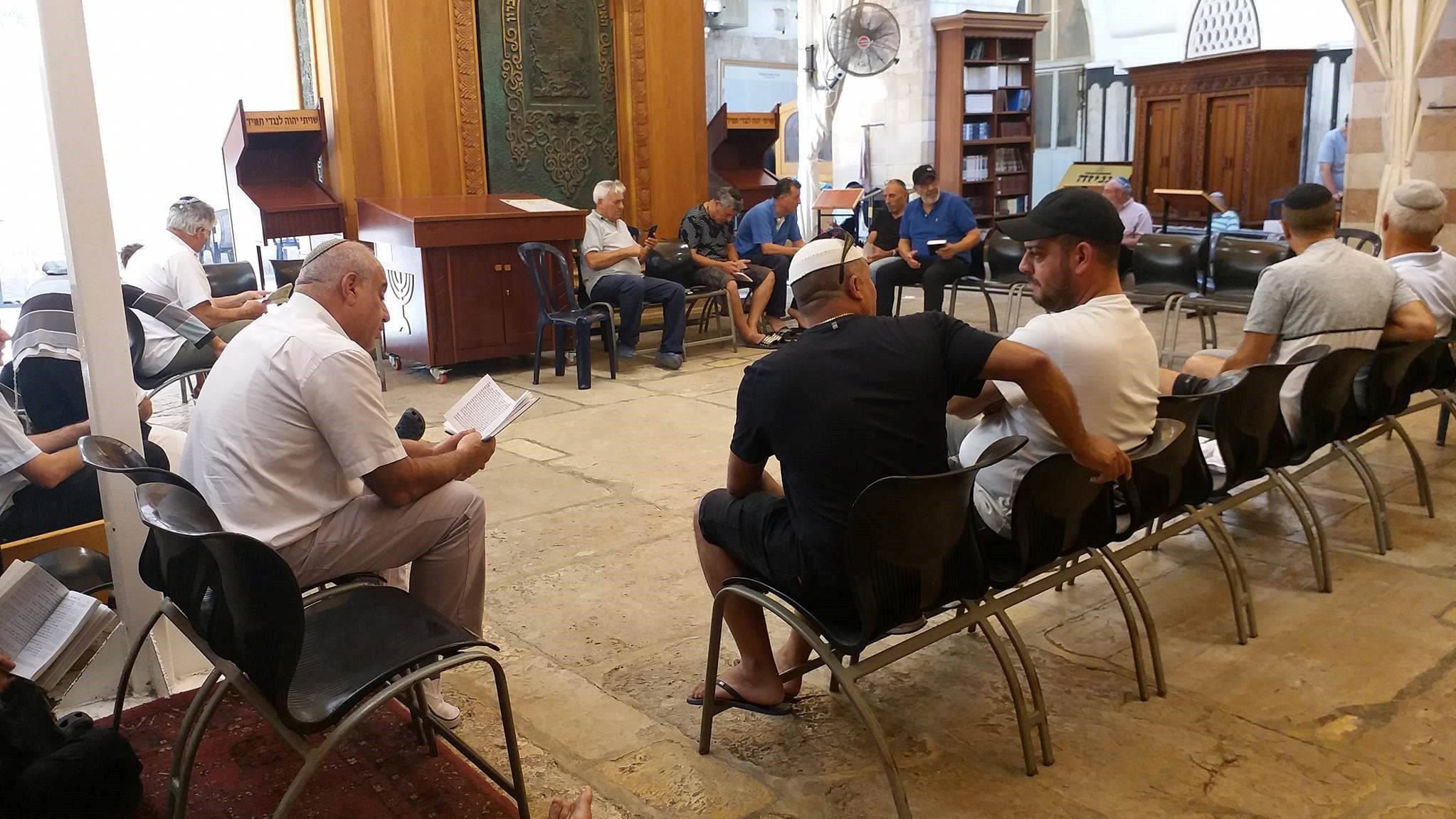 צילום: ליאור אלי תשעה באב: רבים פוקדים את מערת המכפלה בחברון – עיר האבות