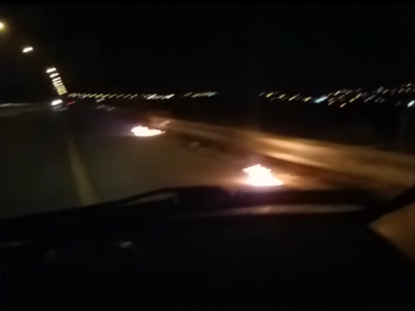 צילום: אהרון שטרייכר הטרור בארצנו: בקבוק תבערה הושלך לעבר כלי רכב סמוך לגשר המנהרות