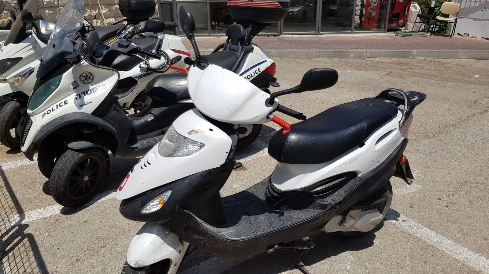 צילום: דוברות המשטרה נעצרו שני מפגעים שהשליכו אבנים לעבר כוחותינו בעת פעילות לאיתור כלי רכב גנובים בשועפאט