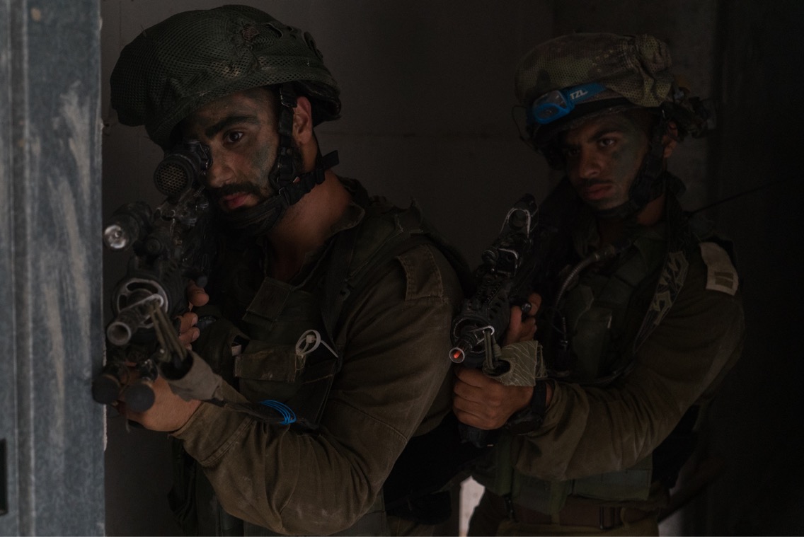 צילום: דובר צה״ל 4 חשודים נעצרו ביהודה ושומרון. רובה ציד הוחרם בבית לחם