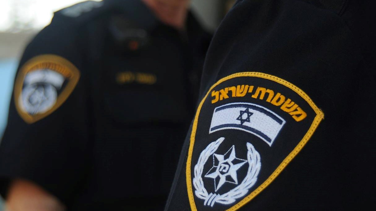 צילום: דוברות המשטרה נהג התבקש לעצור במחסום בעכו, ניסה להמלט, פגע בשוטר ופצע אותו