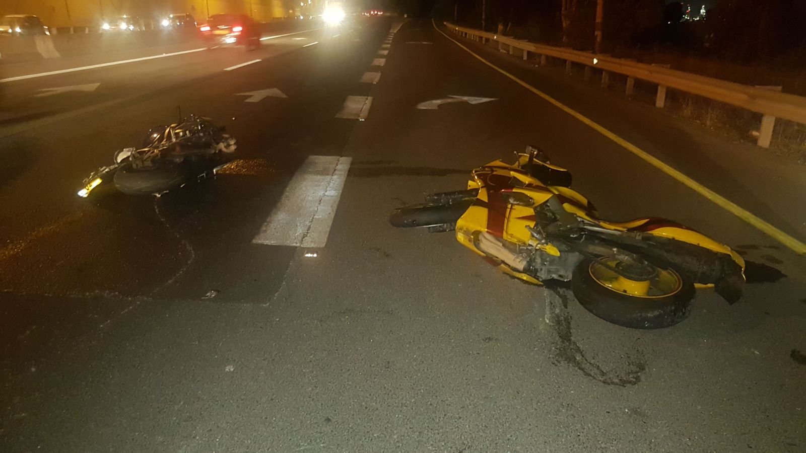 צילום: דוברות מד''א רוכב אופנוע נפצע קשה מפגיעת רכב בכביש 864