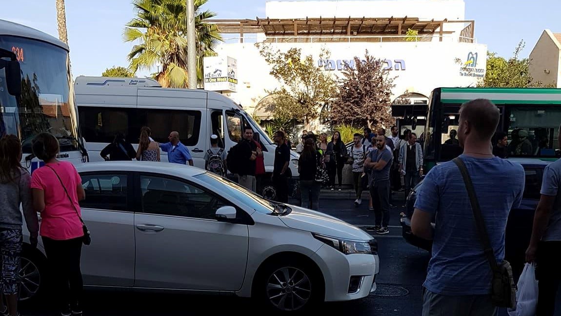 צילום: נטלי סויסה שני הולכי רגל נפגעו ממיניבוס בירושלים – מצבם קשה וקל