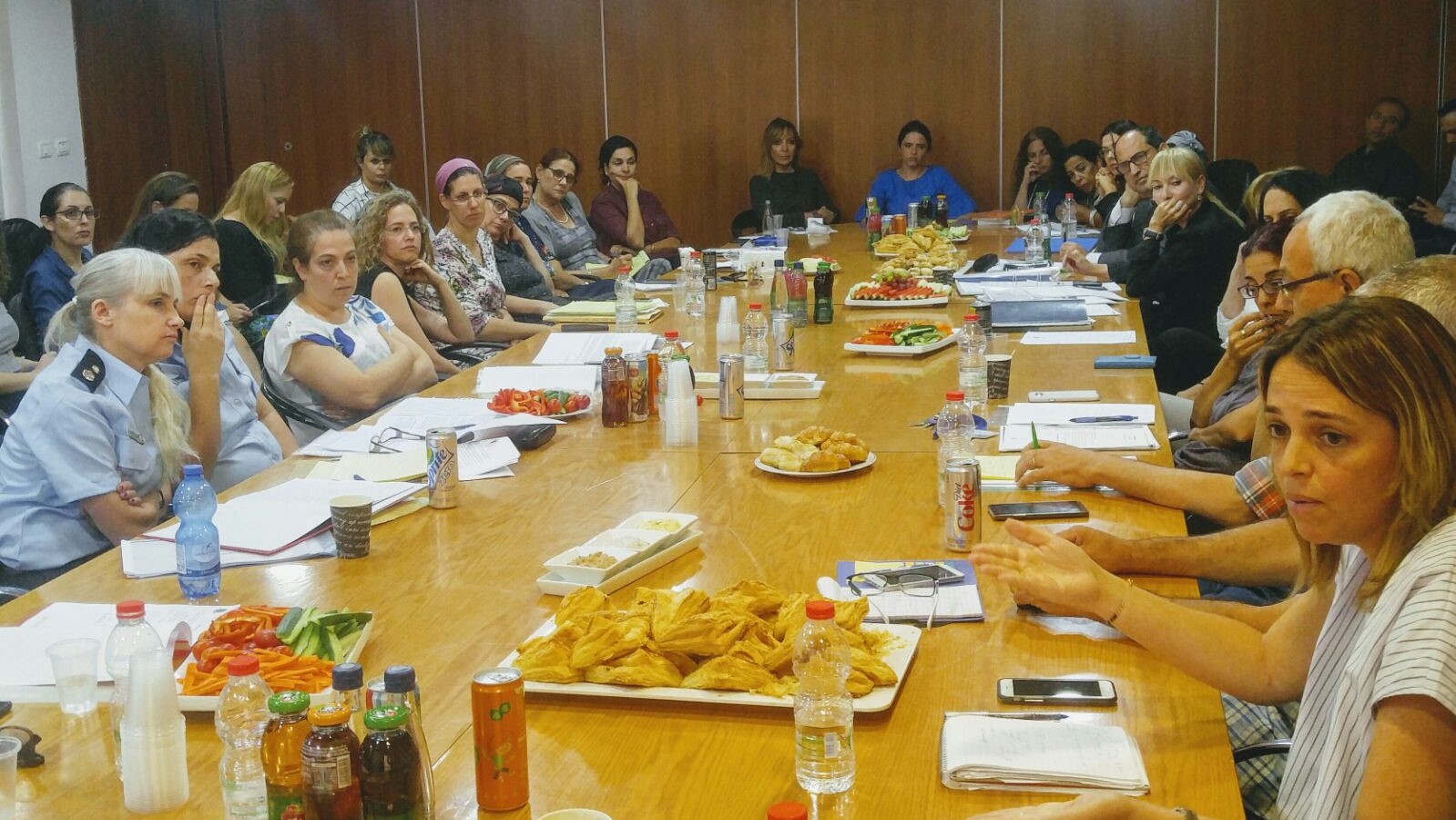 שרת המשפטים איילת שקד בוחנת: תיקון חוק לקיצור תקופת מאסר לקטינים לחצי