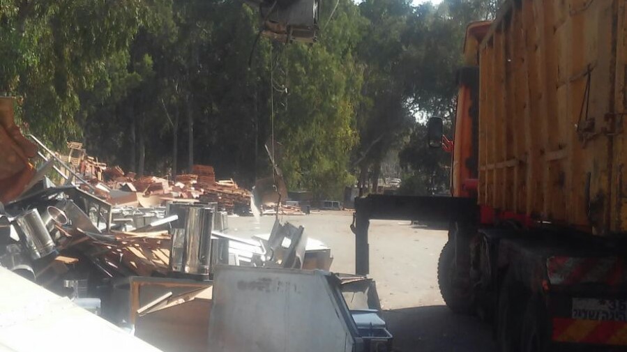 צילום: דוברות והסברה, משרד הביטחון לראשונה: משרד הביטחון החל במבצע לפינוי פסולת אלקטרונית, שהצטברה במתקני צה"ל ומשהב"ט