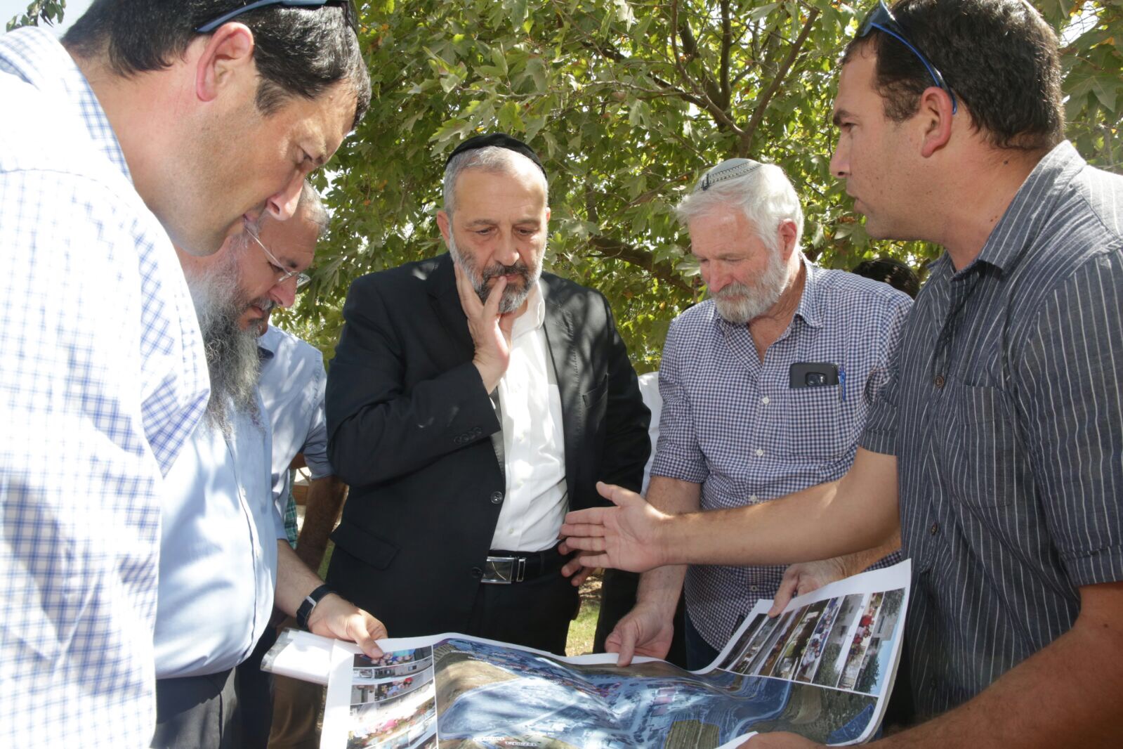 צילום: מועצת יש״ע מועצת יש"ע אירחה את שר הפנים אריה דרעי בנתיב האבות