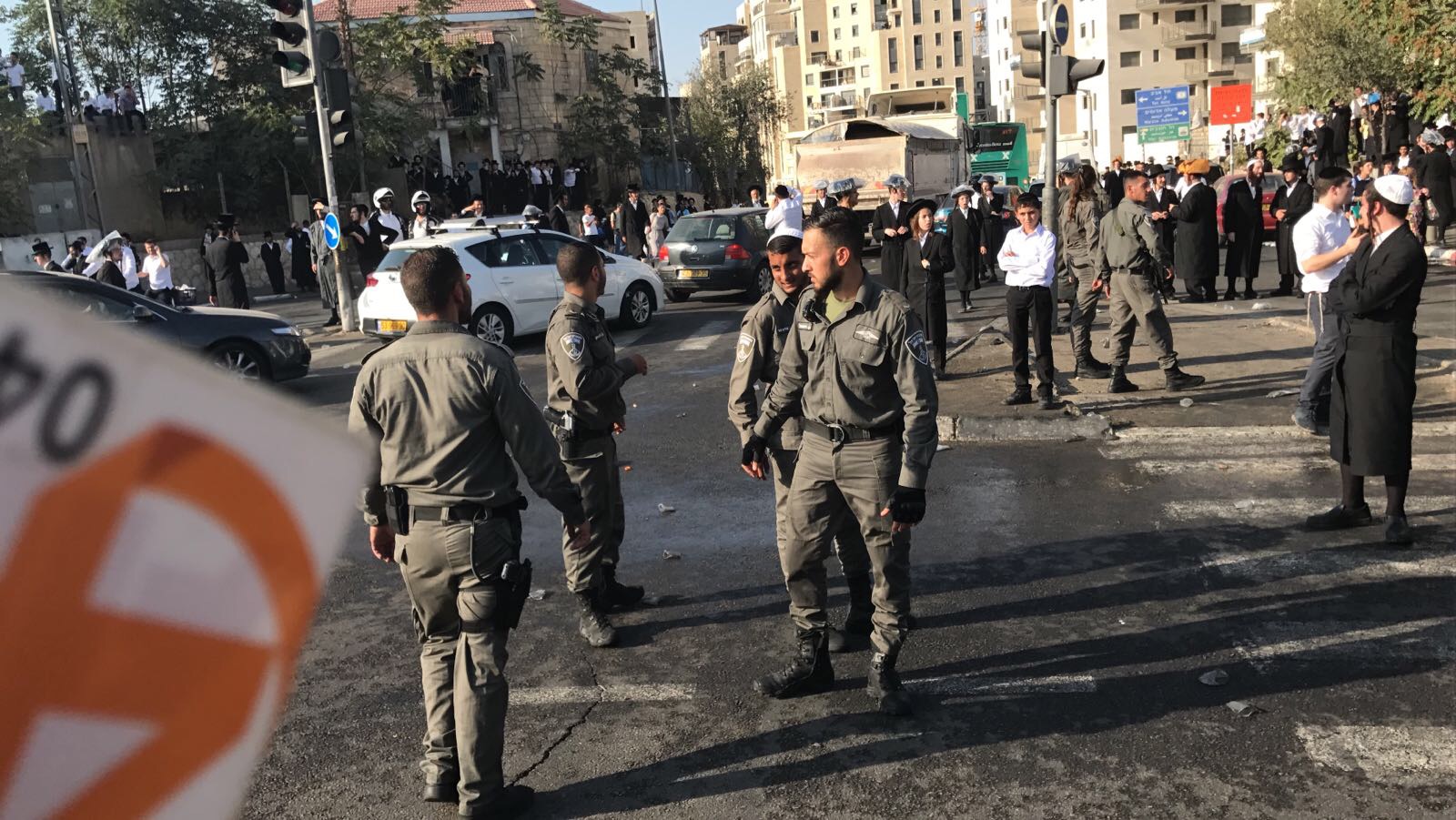 צילום: שלמה מור עשרות קיצוני ״הפלג הירושלמי״ חסמו את כיכר השבת