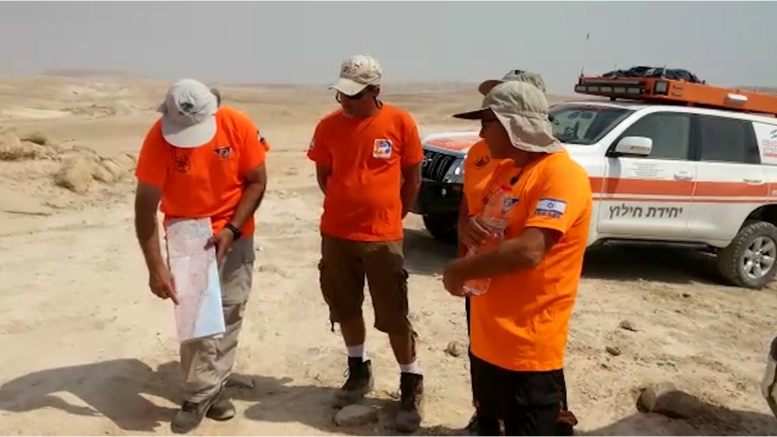 צילום: דוברות המשטרה מסוק הוזעק לחילוץ מטייל שנפל מגובה בנחל מכמש
