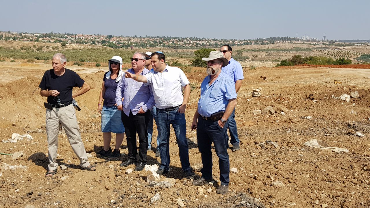 צילום: רועי חדי הצלחה למחאת ראש מועצה אזורית שומרון כנגד המזבלה הפיראטית בלב השומרון. דגן: "השומרון לא יהפוך לפח הזבל של המדינה"