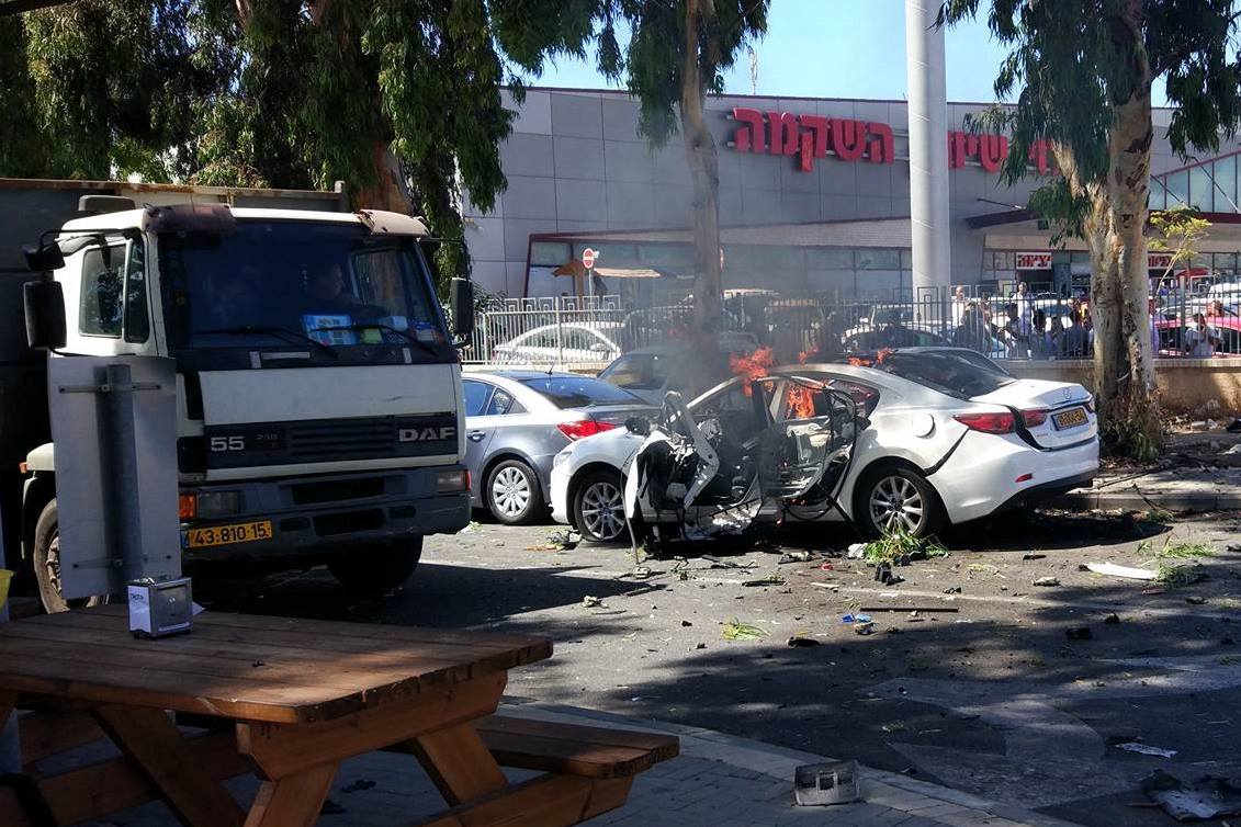צילום: דניאל בונן פיצוץ הוביל לשריפת רכב בעכו – הרקע פלילי