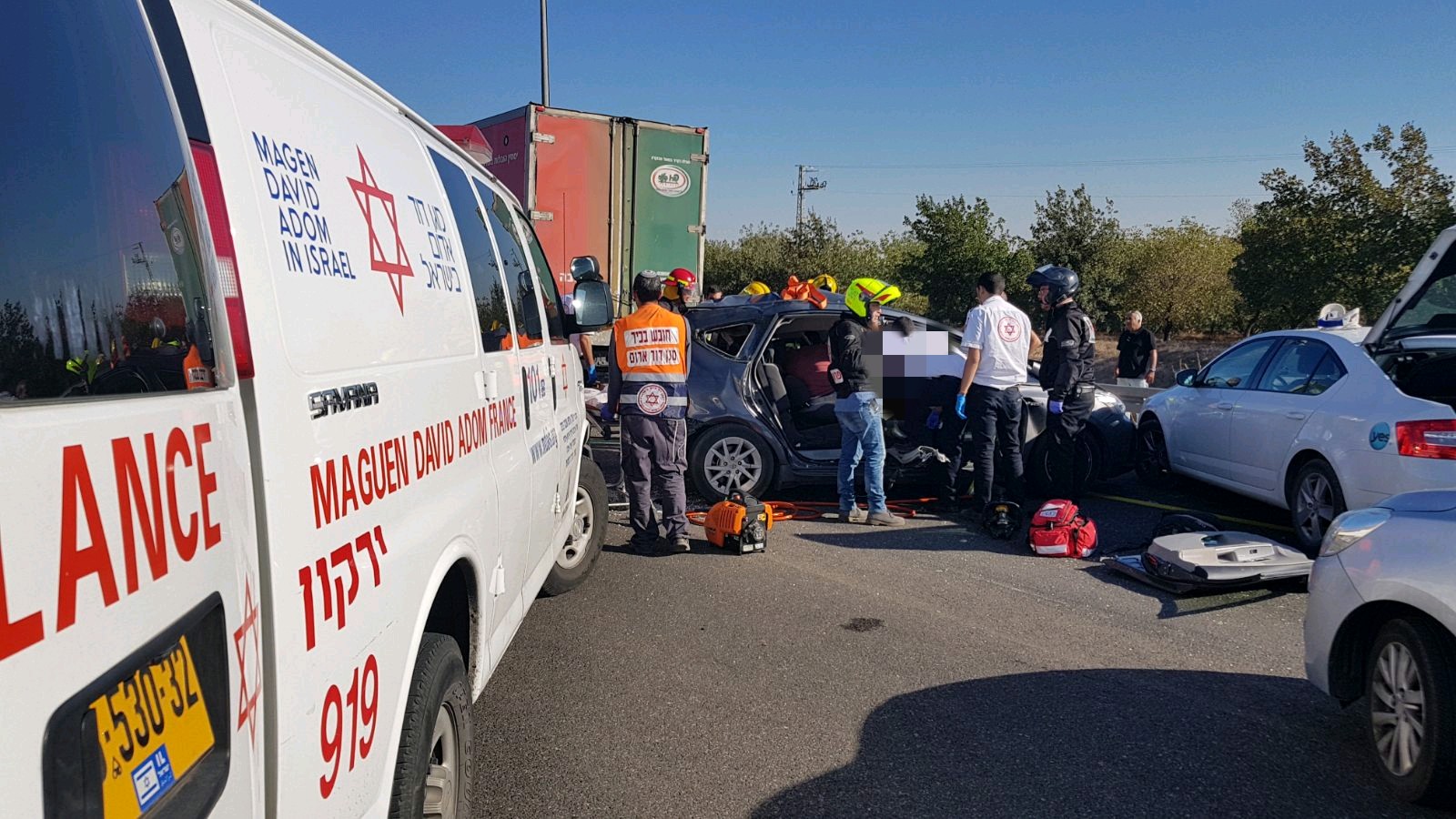 צילום: דוברות מד''א שני פצועים בתאונה בכביש 6 סמוך למחלף נחשונים