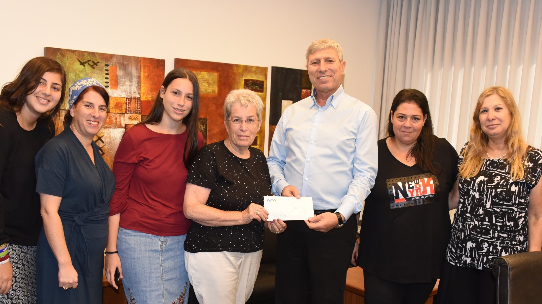 צילום: עיריית קריית אתא בקריית אתא מציינים את פתיחת מבצע ההתרמה
