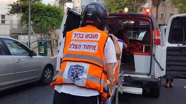 צילום: איחוד הצלה חמישה נפגעים קל בקריסת יציקה באתר בנייה בביתר עילית