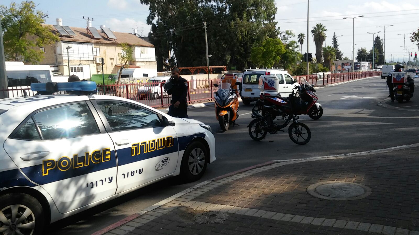 צילום: דוברות איחוד הצלה רוכב אופניים חשמליים נפצע בינוני בתאונה בפתח תקווה