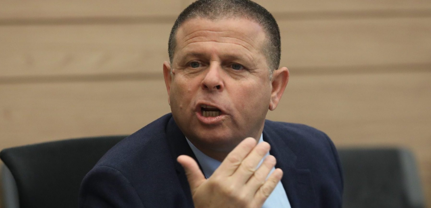 צילום: דוברות וועדת הכלכלה אושר לקריאה ראשונה איסור על גביית עמלה בהזמנת כרטיסים באינטרנט בבתי קולנוע. ח״כ כבל: ״אפילו הבנקים לא גובים״