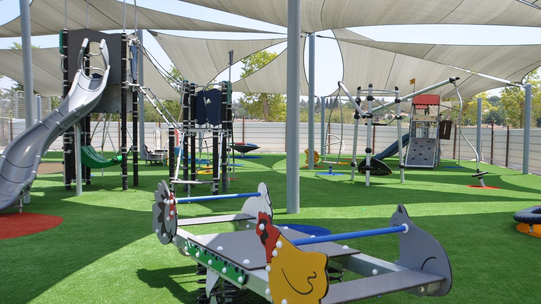 צילום: עיריית קריית אתא משדרגים את העיר: גני משחקים ציבוריים חדשים ומקורים, הצללה בפארק הספורט