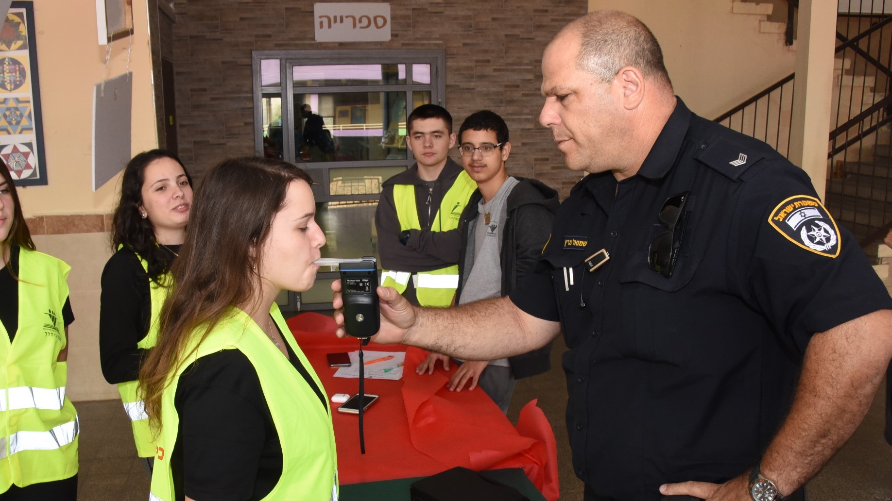 יום שיא בנושא בטיחות בדרכים בחטיבה העליונה רוגוזין