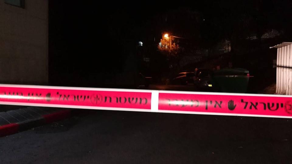 צילום: דוברות המשטרה אלמונים ירו מקטנוע חולף לעבר בית קפה בנצרת עילית