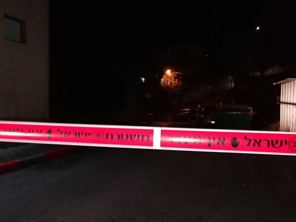 צילום: דוברות המשטרה אלמונים ירו מקטנוע חולף לעבר בית קפה בנצרת עילית