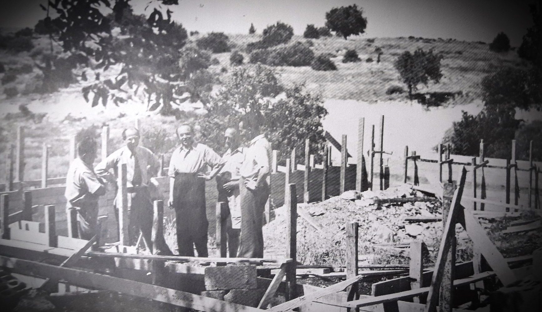 צילום: מתוך הספר קריה בצל אלונים 72 שנה להנחת אבן הפינה לטבעון