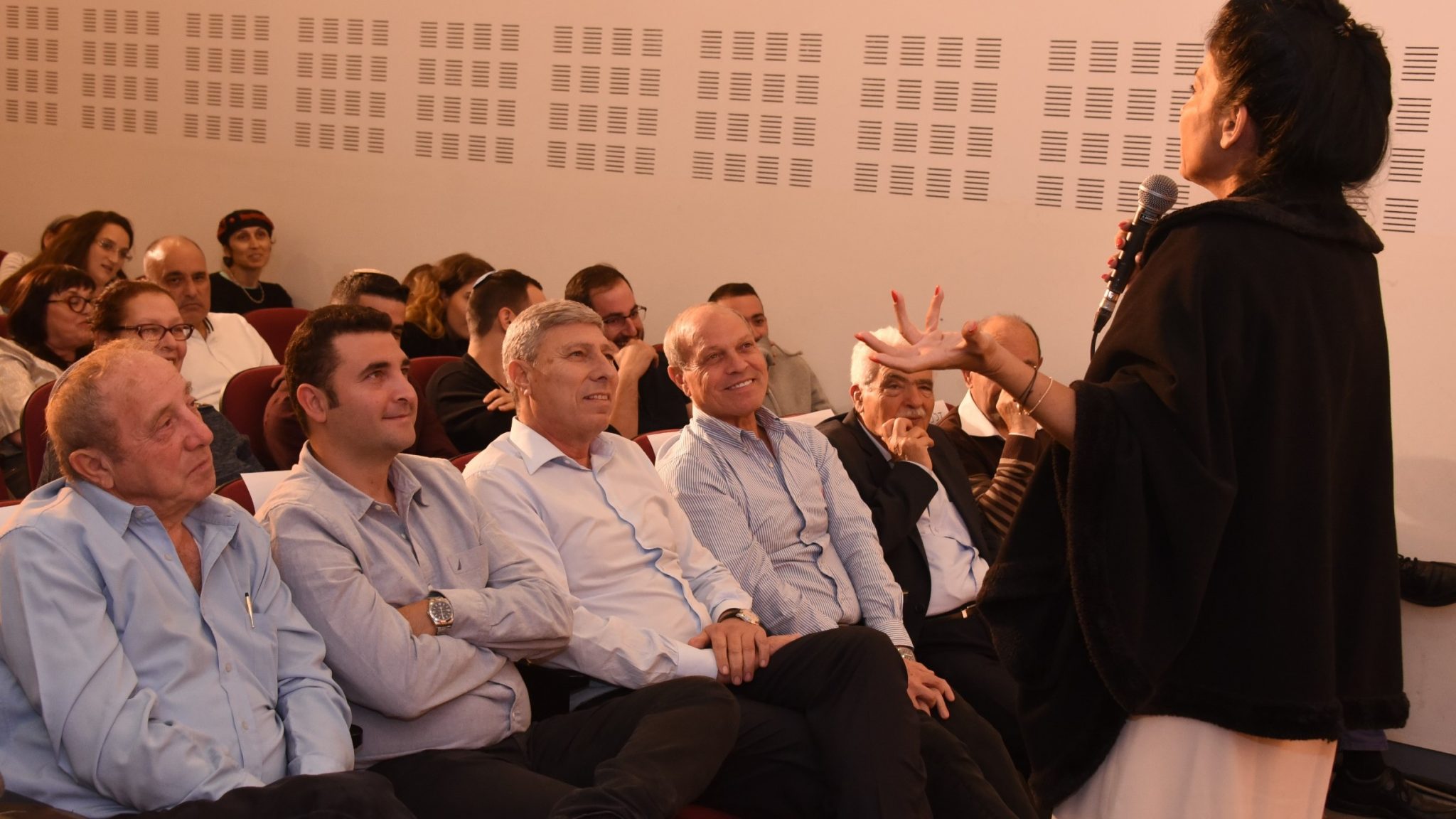 צילום: דוברות עיריית קריית אתא עיריית קריית אתא העניקה 213 מלגות לימודים בסך של כ-150,000 ש"ח לסטודנטים תושבי העיר