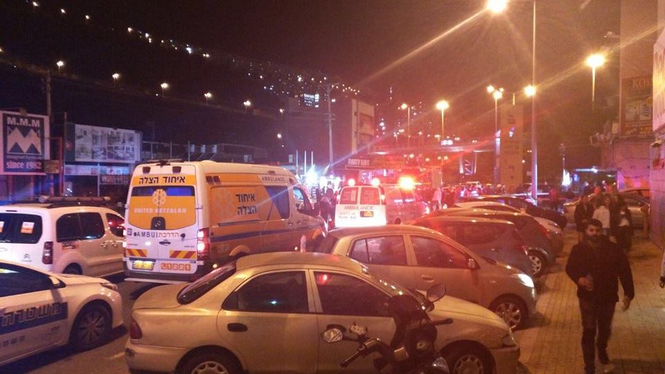 צילום: איחוד הצלה רימון גז הושלך לעבר מועדון בצ׳ק פוסט – שניים פונו לביה״ח לאחר שסבלו מצריבה