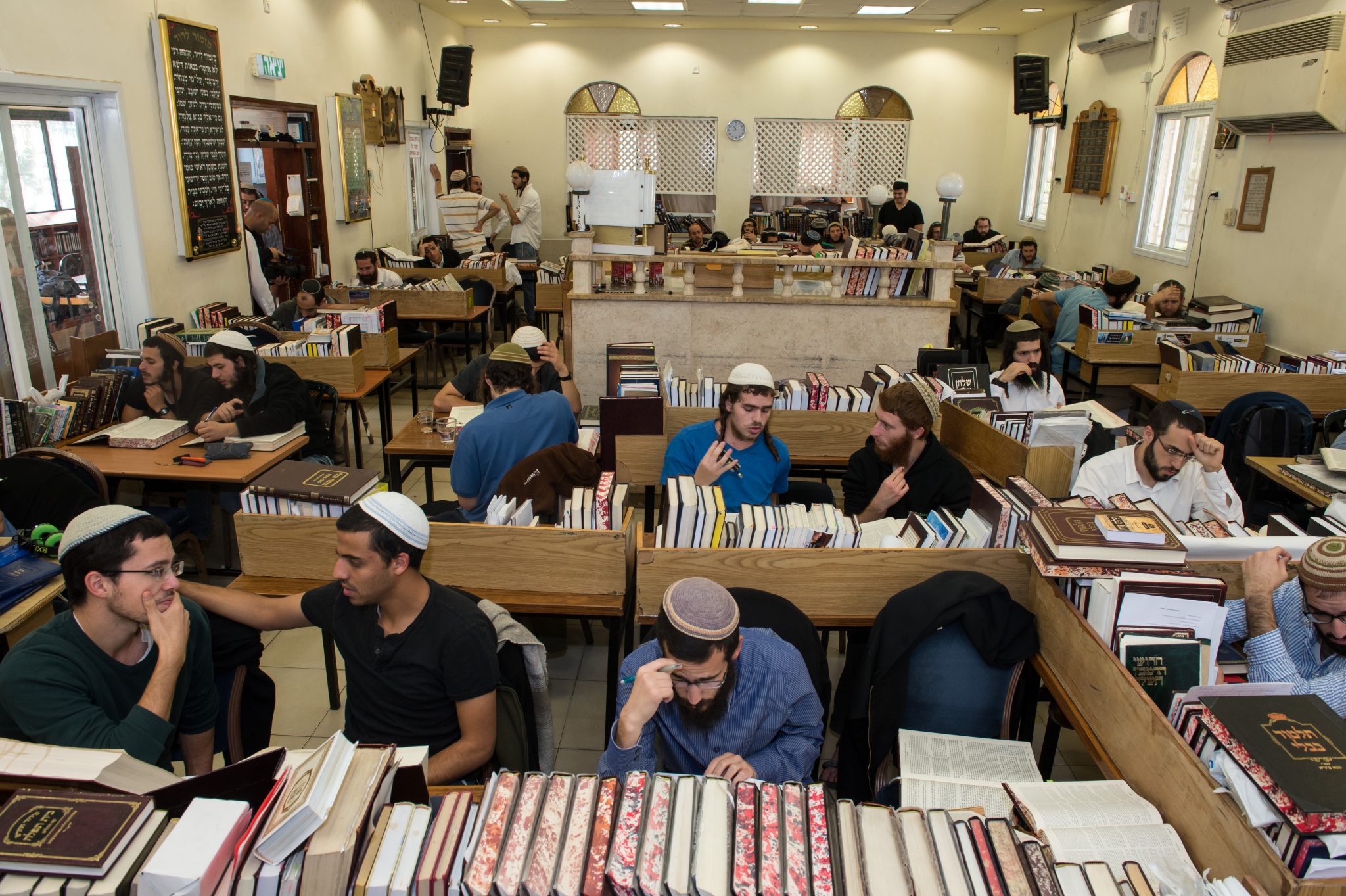 צילום: 0404 נמשך המאבק נגד סגירת ישיבת ההסדר ברמת השרון