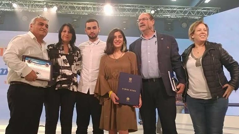 צילום: דוברות עיריית מעלות "המתנדב המצטיין": דורון קדוש, תלמיד כיתה י"ב בתיכון מקיף אורט מעלות זכה בפרס ארצי