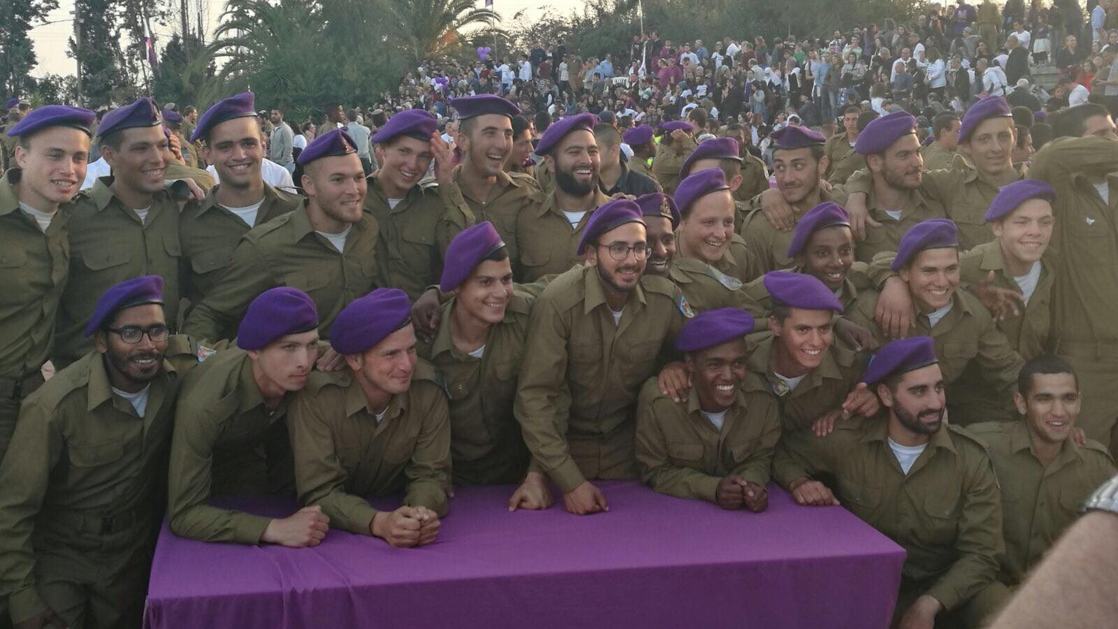 צילום: אלי זיוון אחרי המסע המפרך: חיילינו מגבעתי זכו לקבל את הכומתה הסגולה