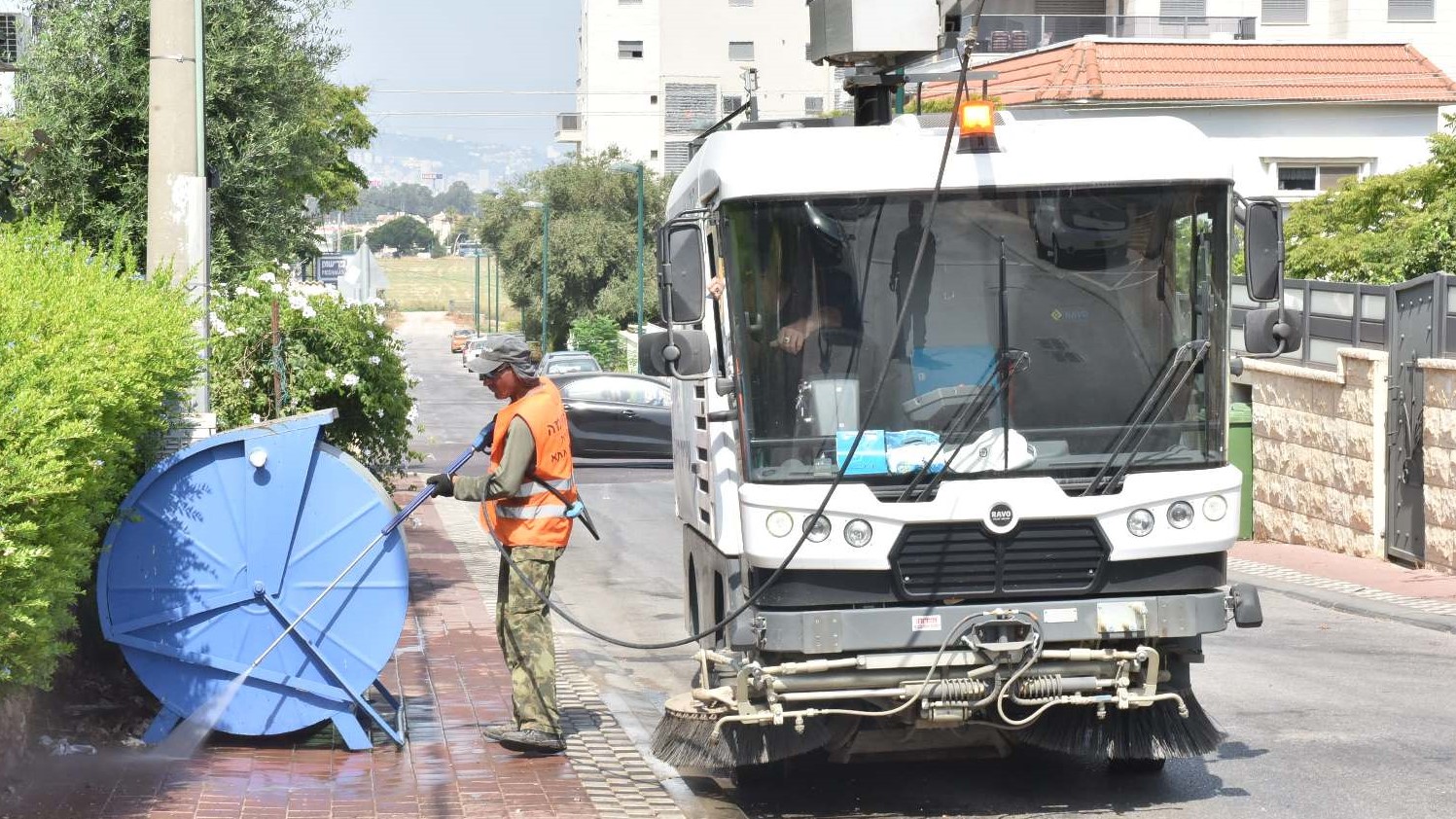 צילום: ???????????????????????????????????? מבצע ניקיון באזור התעשייה בקריית אתא