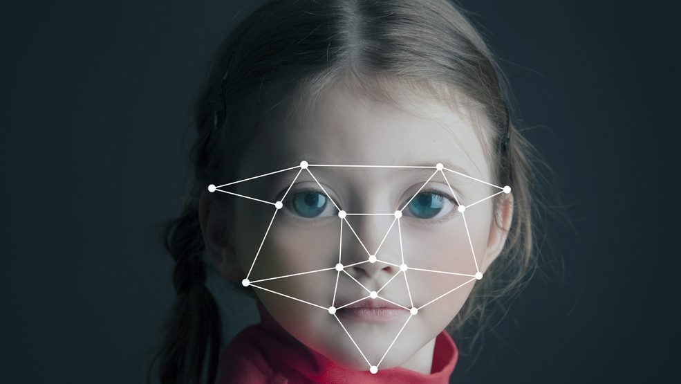 צילום: shutterstock להילחם באש עם חומת אש – הגנה דיגיטלית לילדים שחיים ברשת