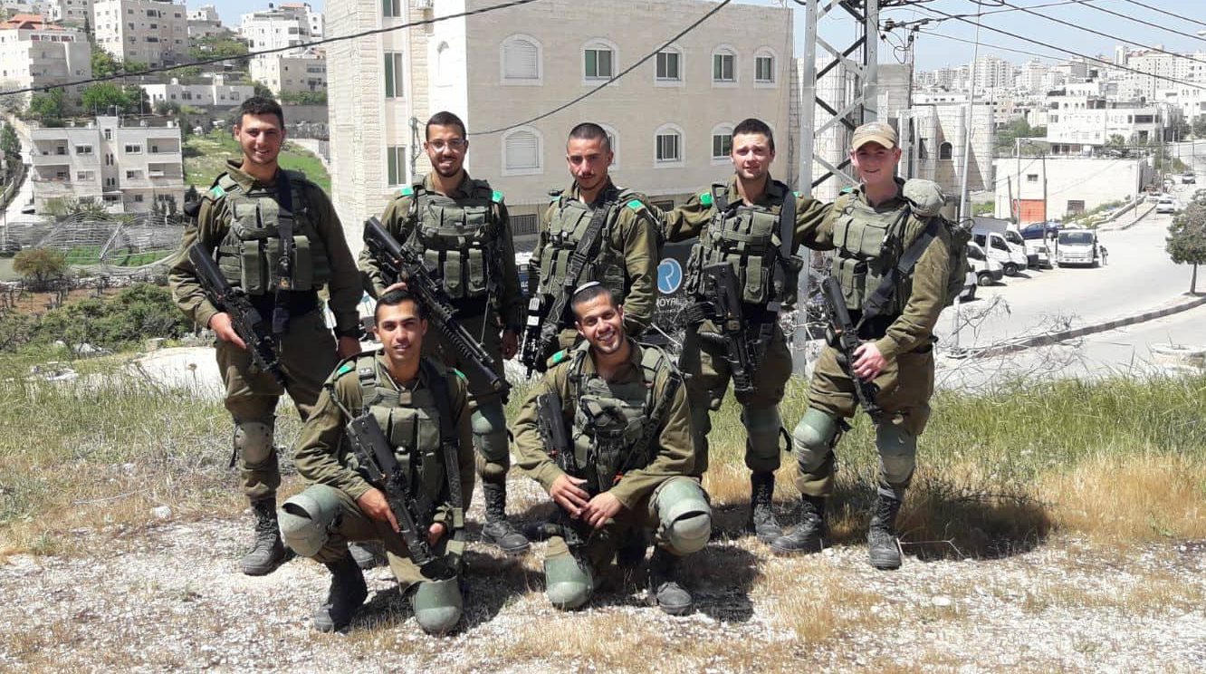 לוחמינו היקרים מגולני מאחלים חג פסח כשר ושמח לכל עם ישראל