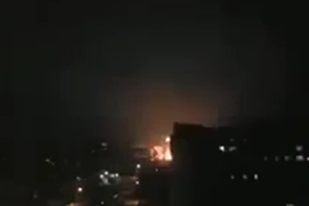 צילום: תקשורת ערבית דיווח על תקיפת מטוסים בסוריה: פיצוץ במחסן של צבא איראן במחוז חלב